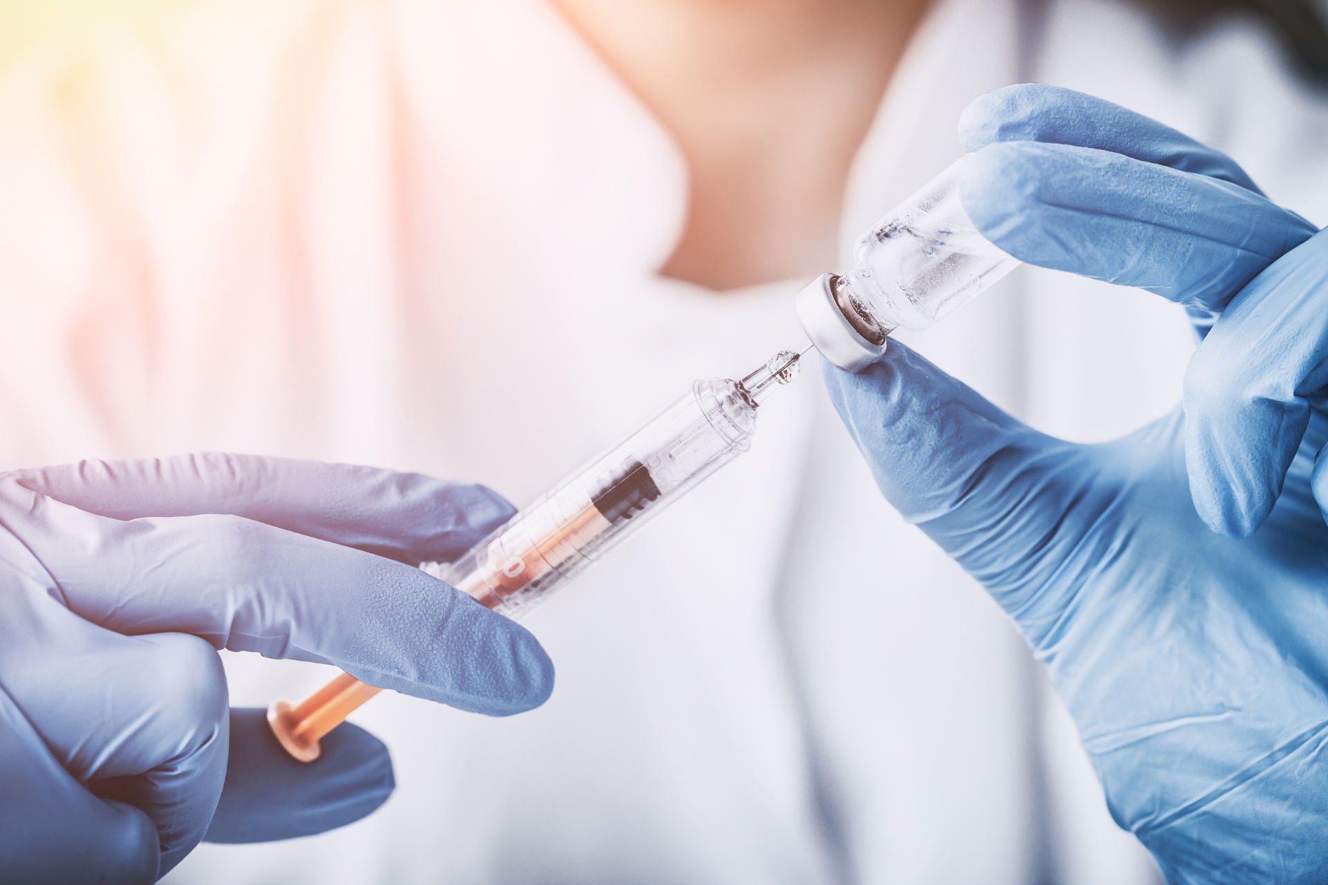Covid, al via le prenotazioni dei nuovi vaccini bivalenti