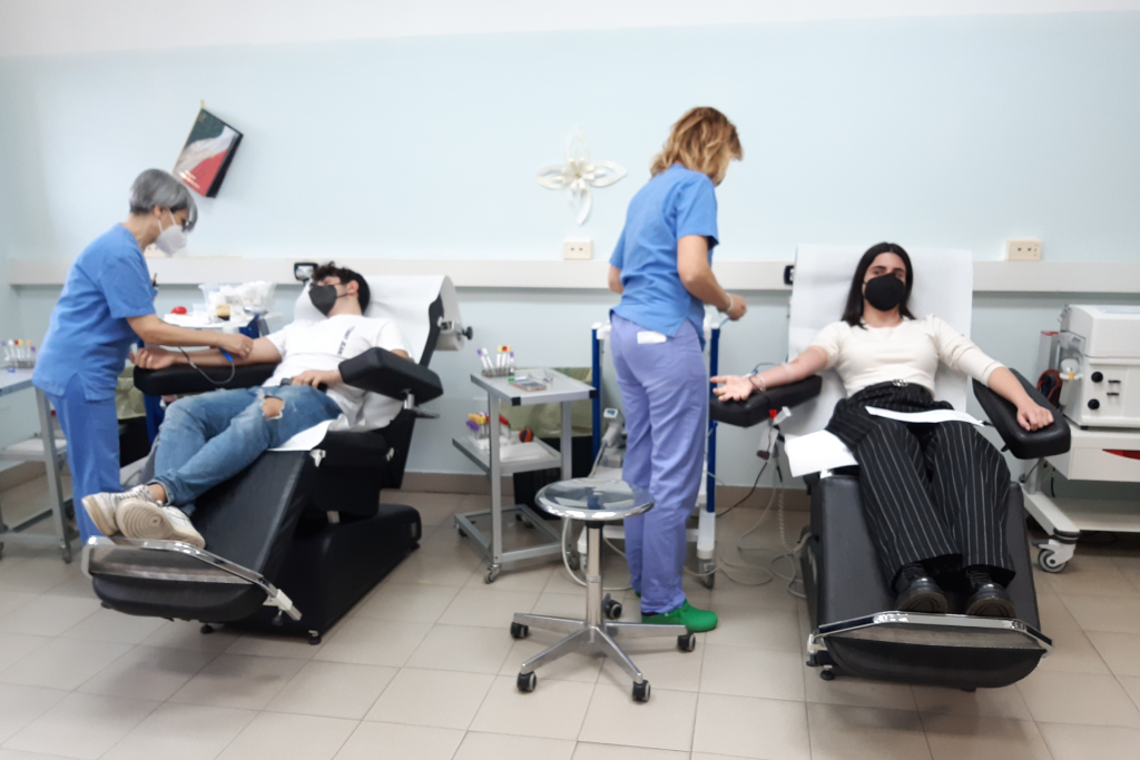 West Nile e raccolta sangue: “Continuate a donarlo in tranquillità”