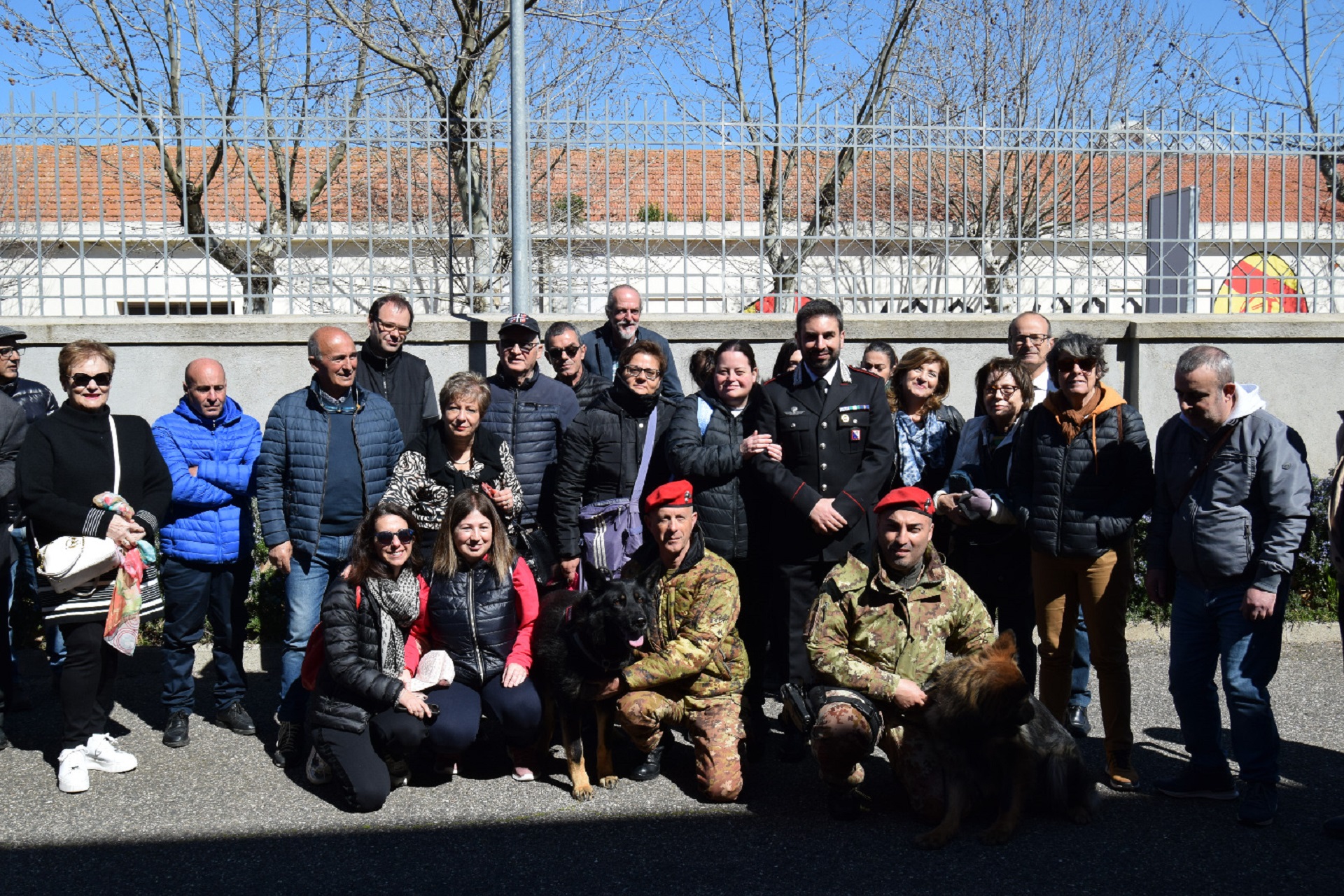 Gli utenti del CSM di Bosa alla Compagnia dei Carabinieri di Macomer