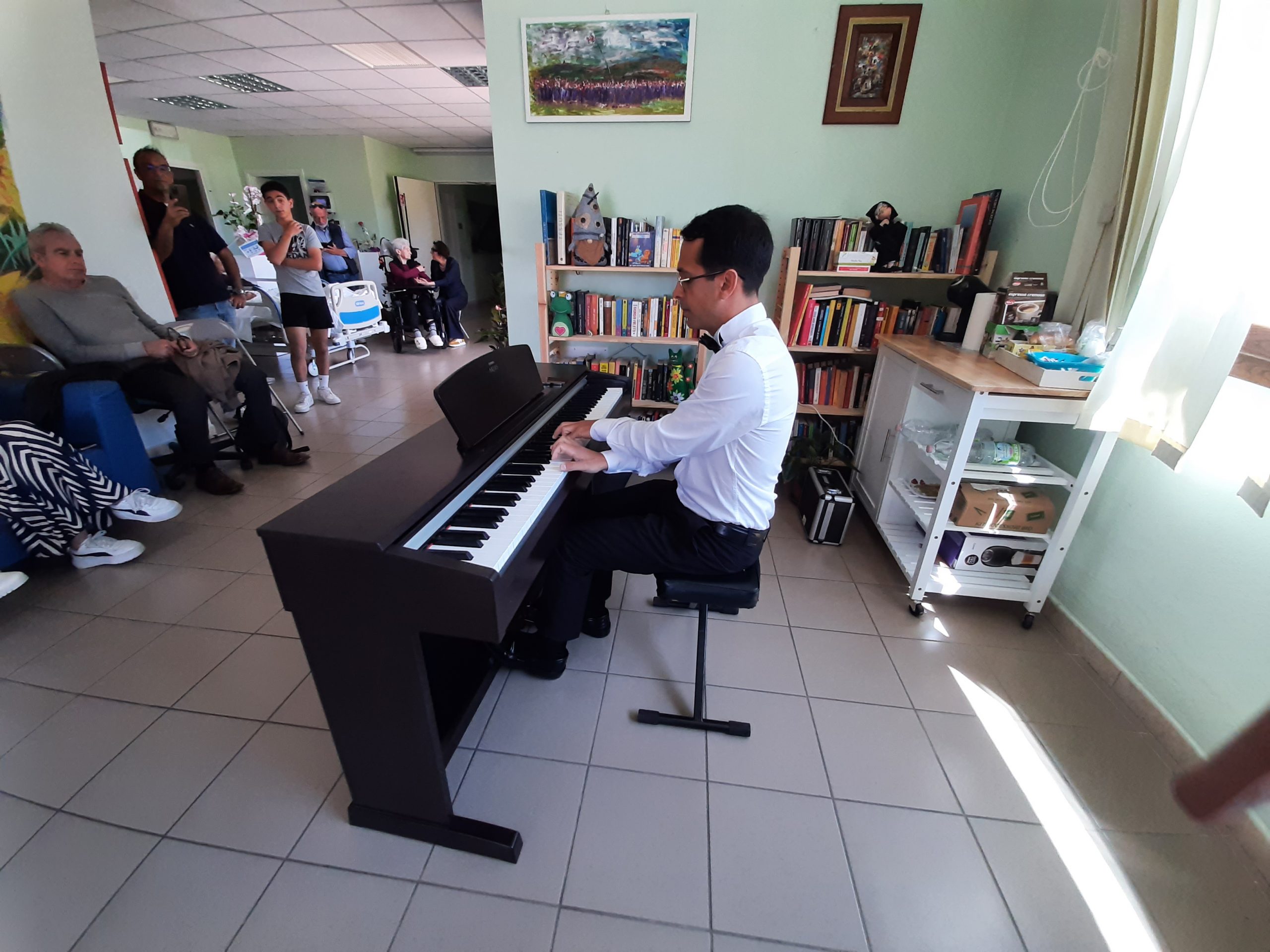 Note che danno sollievo: mattina di musicoterapia all’hospice