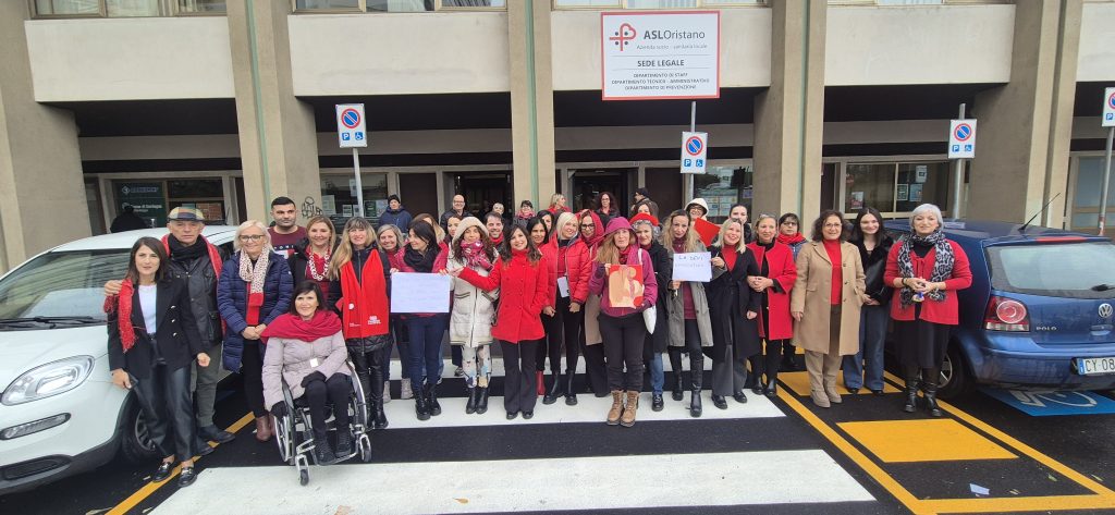 Flash mob condiviso alla Asl 5: “No alla violenza di genere”