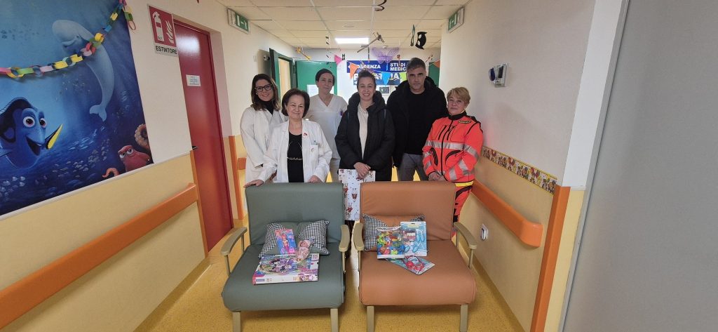 Due poltrone-letto: “Ecco il nuovo dono per la Pediatria del San Martino”