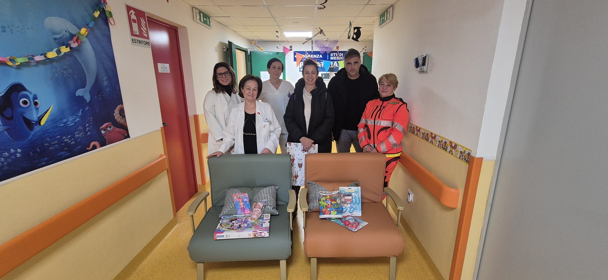 Due poltrone-letto: “Ecco il nuovo dono per la Pediatria del San Martino”